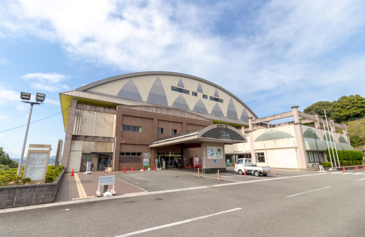 合同会社yutorie（かどがわ温泉 心の杜）