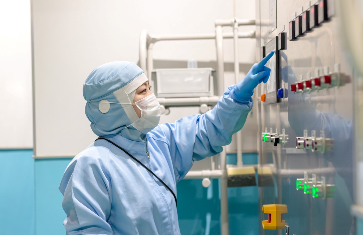 製造工程や設備の管理を担当します