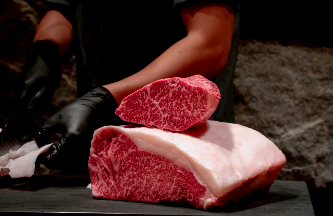 上質な空間の「YAKINIKU HITOKIWA」