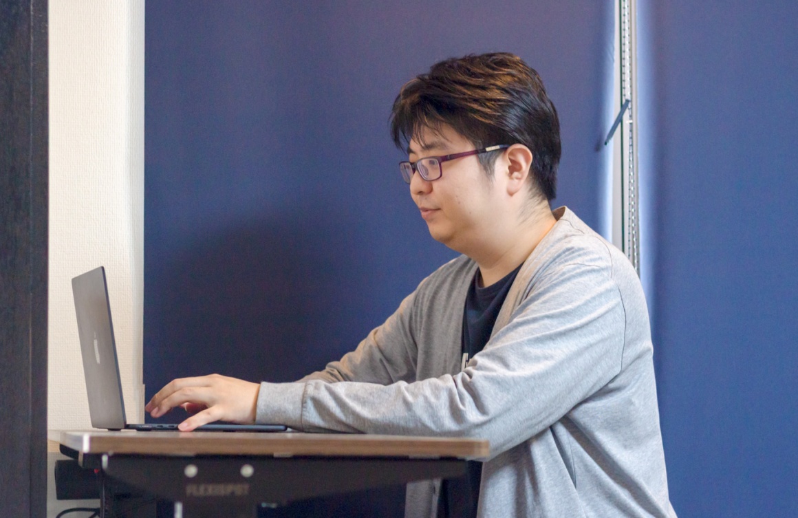 サーバー監視やWebサイト保守を担当します