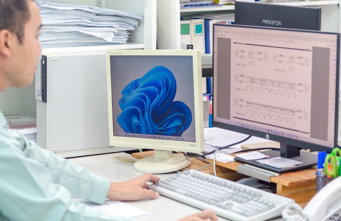 お客様と社内との橋渡しをする役割です