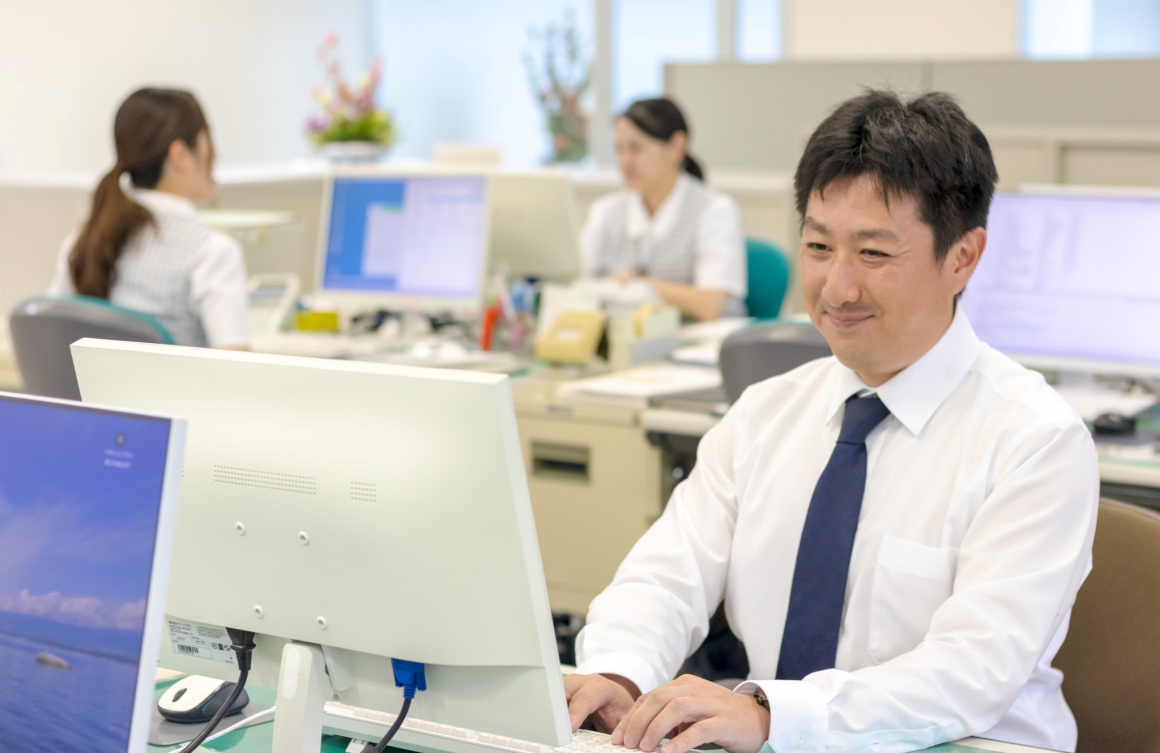 実務を通じて知識を身につけていきます