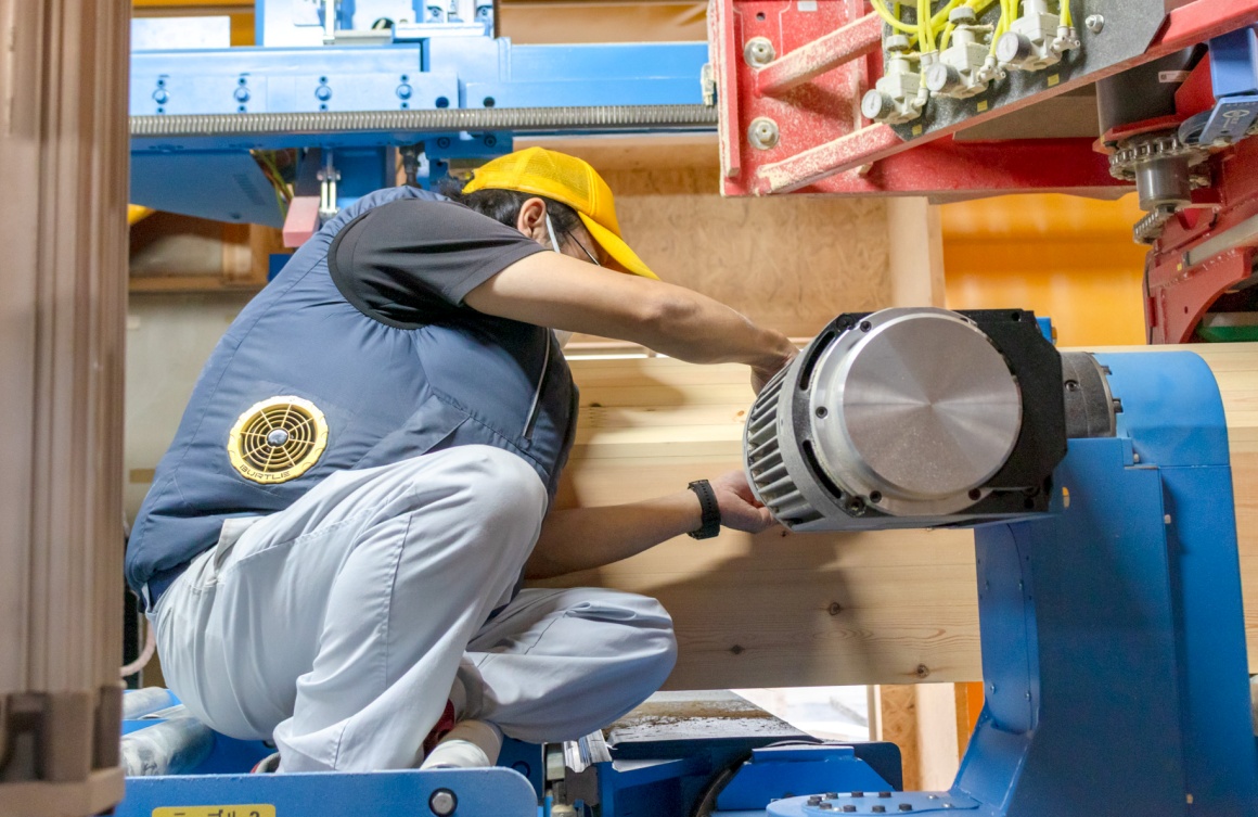 検品から機械オペレーターを目指します