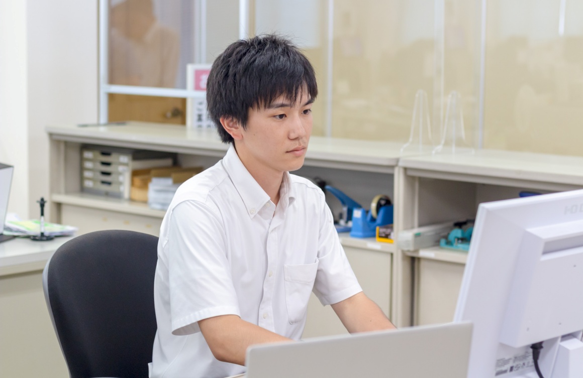 建設業に関わる経理や総務を担当します