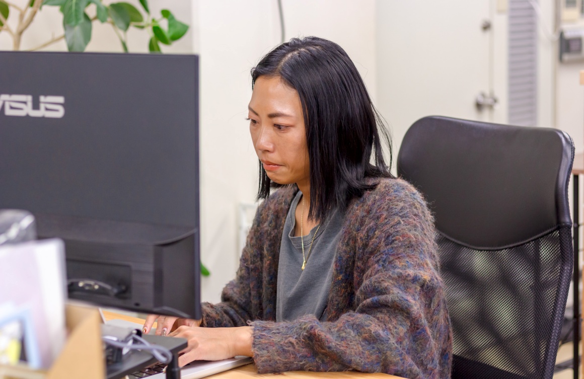 チャットでコミュニケーションを取っています