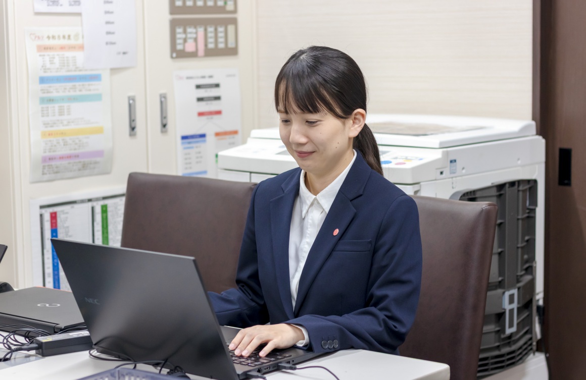 葬儀に関する受付および事務を担当します