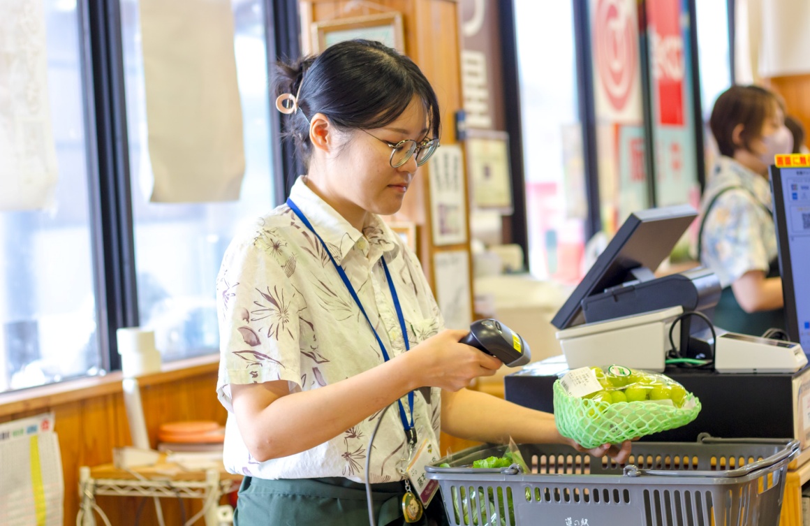 まずは簡単な業務から慣れていきます
