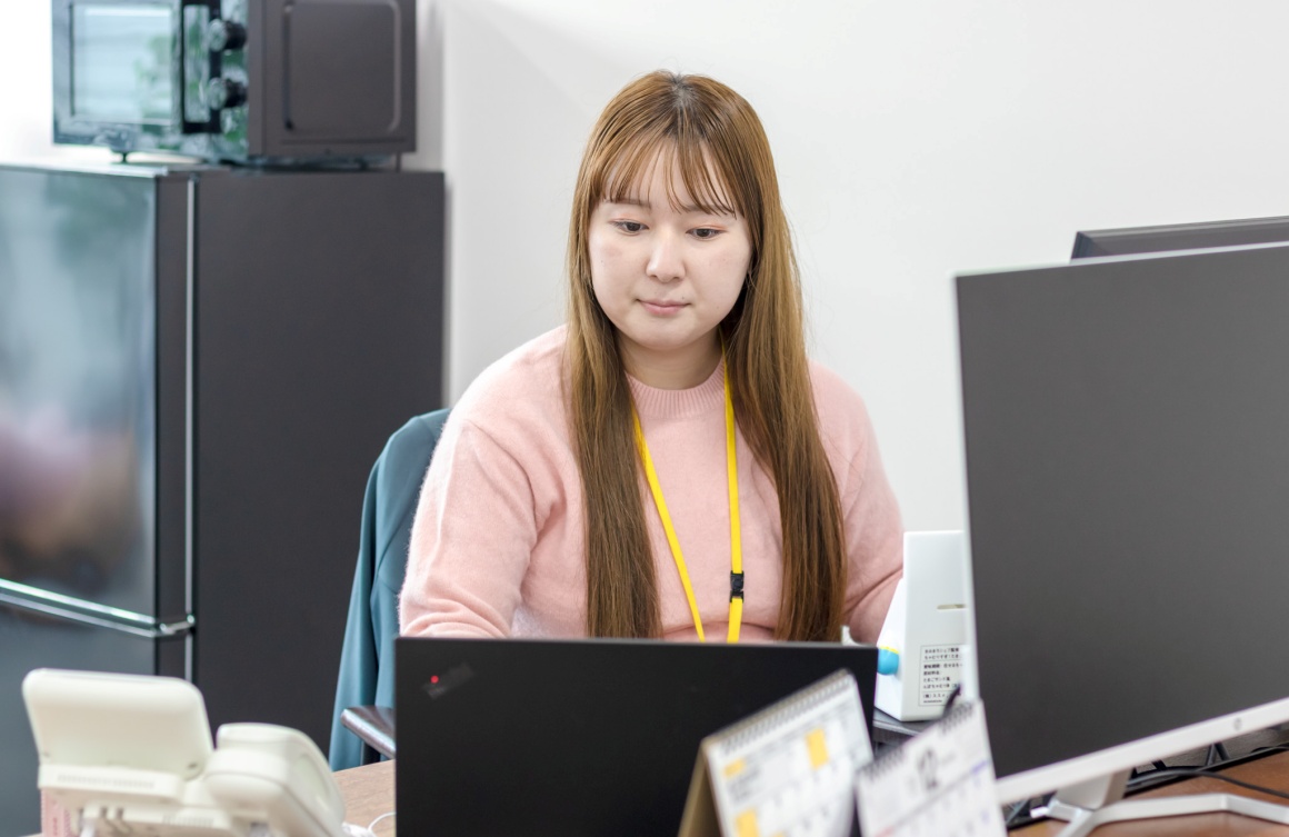 Web制作や更新などのディレクションを担当します