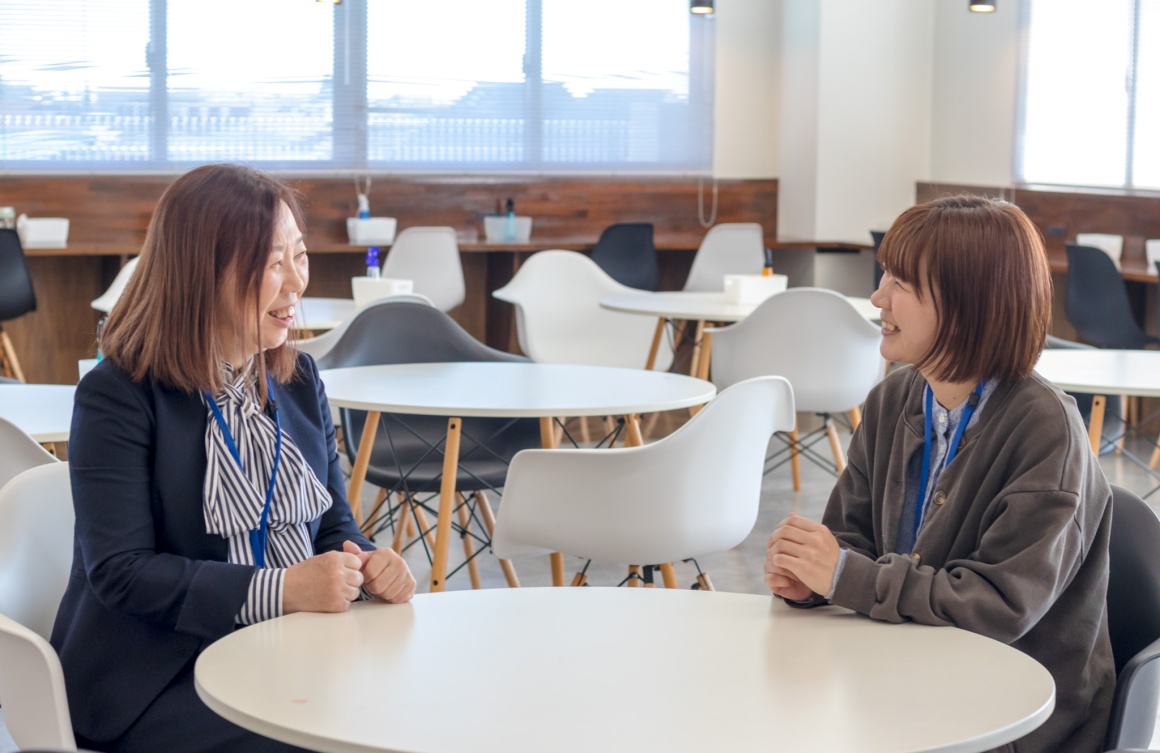 休憩室やキッズルームを用意しています