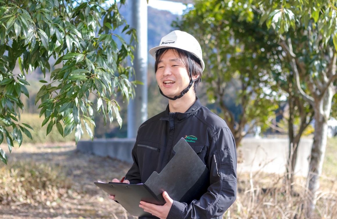 森林を管理する仕事です